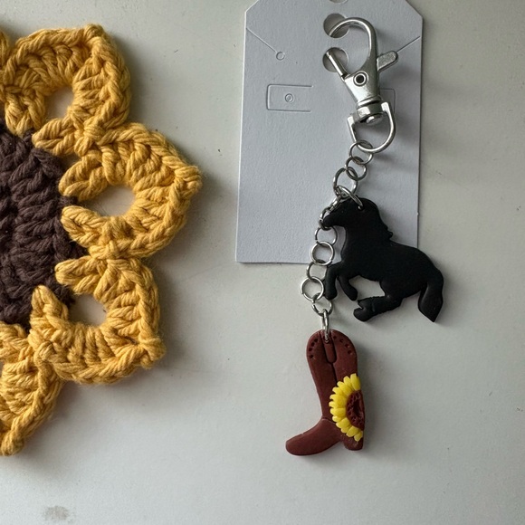 Jewelry - NWT Sunflower Boot & Horse Keychain
